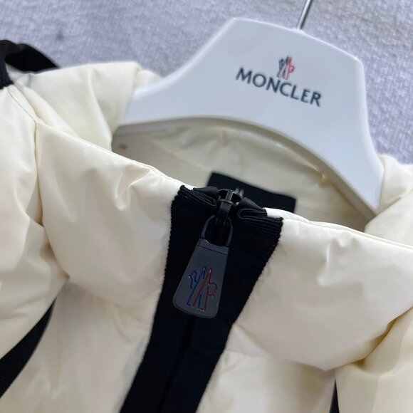 Moncler Grenoble Lamoura hooded buttoned jacket - Picture 6 of 11